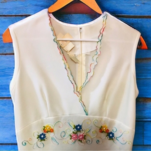 Vintage Toni Todd White Dress/Easter/Wedding Dress With Floral Embroidery - Picture 6 of 7